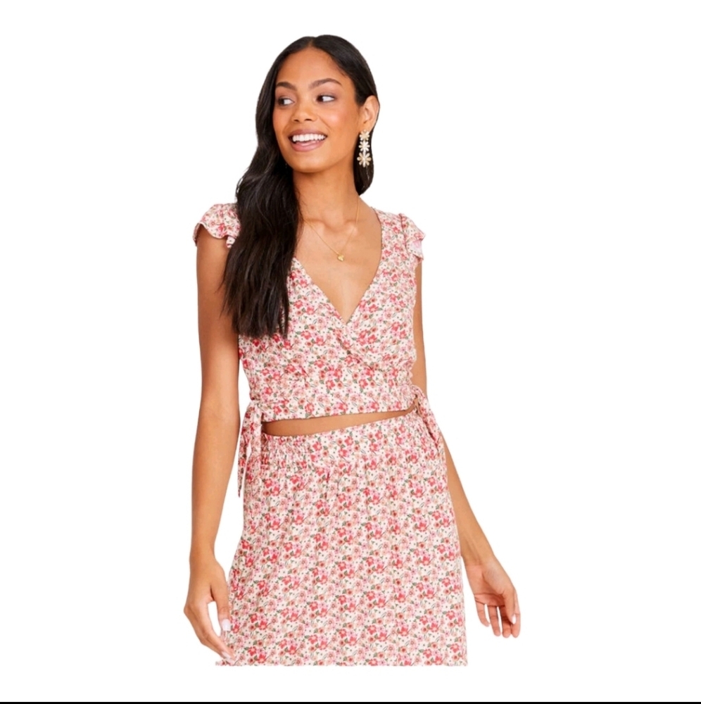 ☀️ Altar’d State Louise Floral Top Cropped Size M